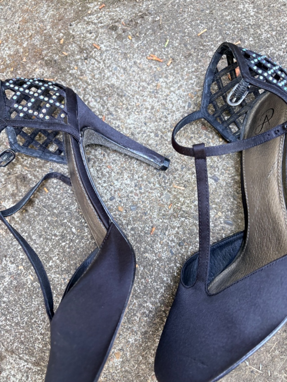 Heels - Picture 3 of 4
